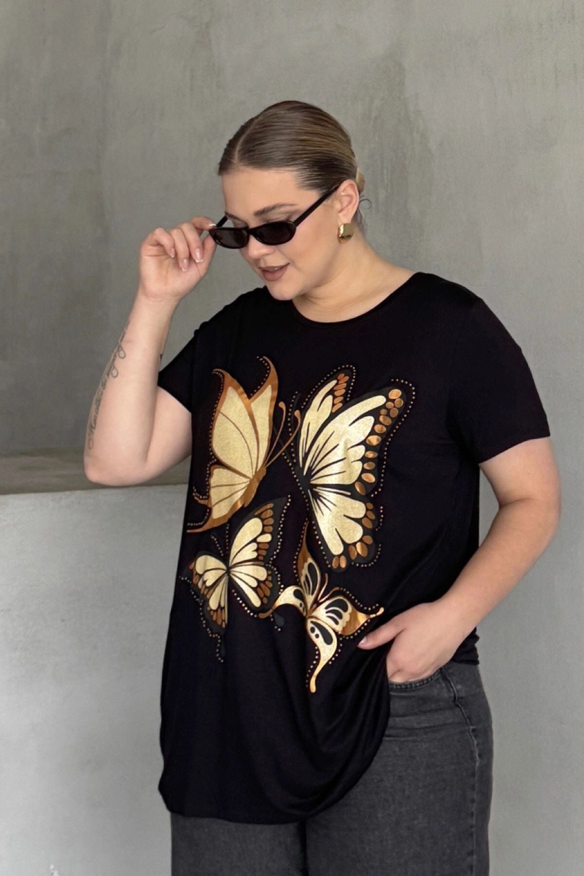 Büyük Beden Kelebek Baskılı Parlak Simli T-shirt 302275