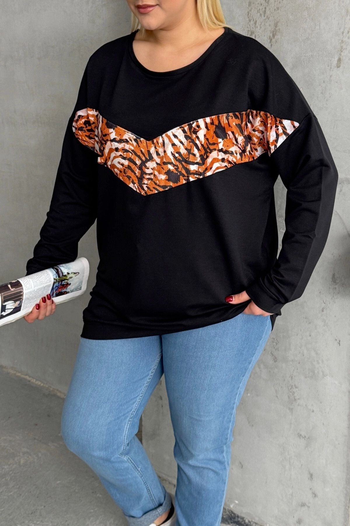 Büyük Beden Bisiklet Yaka Uzun Kollu Leopar Desenli Sweatshirt 300281