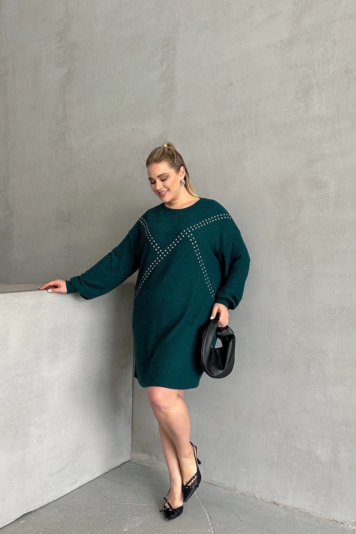 Büyük Beden Uzun Kollu Yumuşak Dokulu Taş İşlemeli Triko Elbise 285040