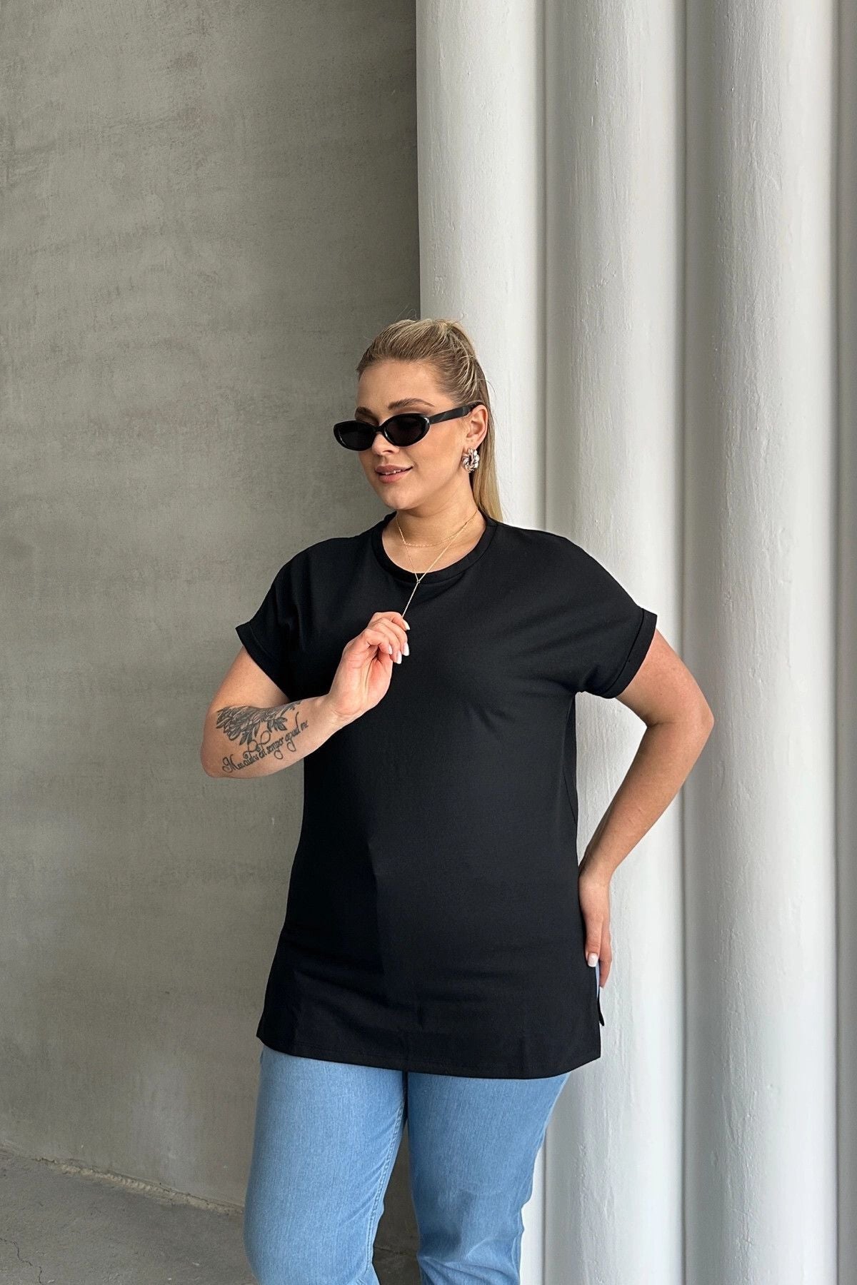 Büyük Beden Kısa Kollu Bisiklet Yaka Yanları Yırtmaçlı Basic T-shirt RFT-01