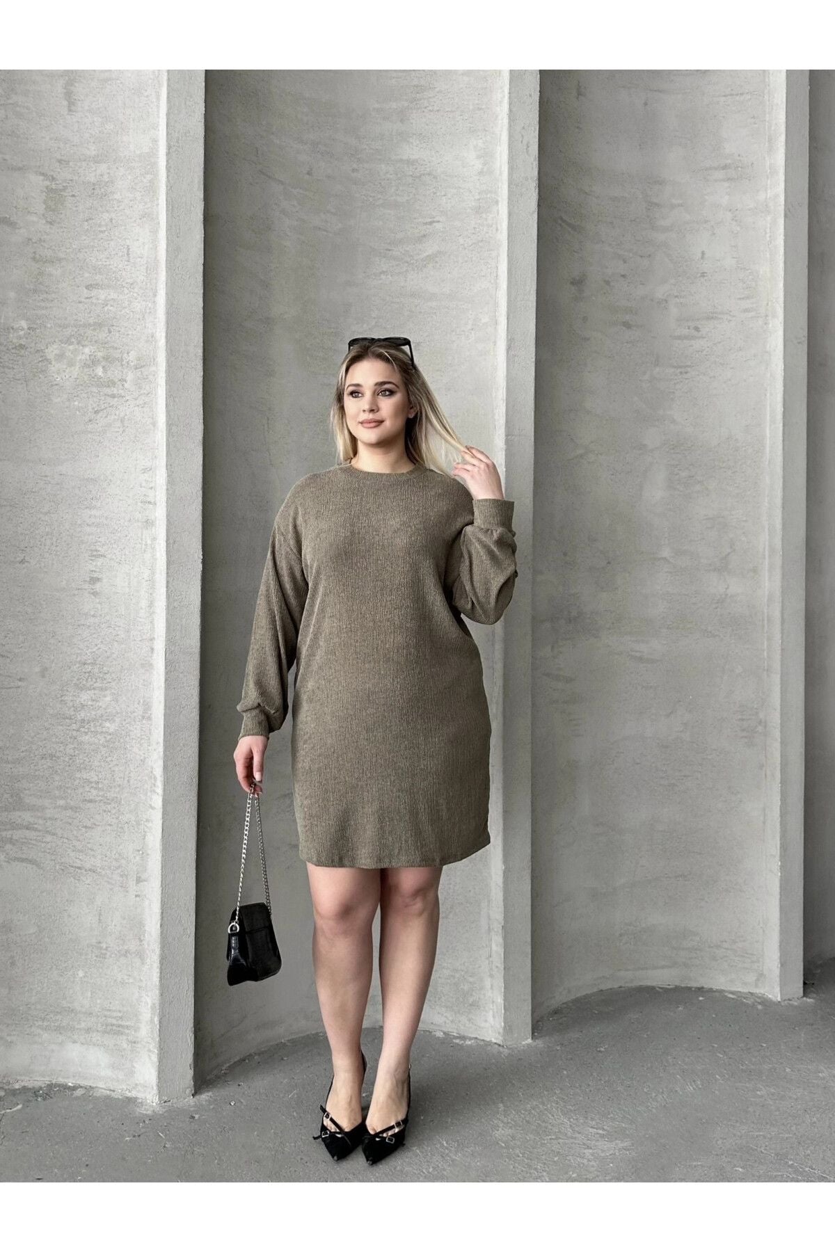 Büyük Beden Uzun Kollu Bisiklet Yaka Düz Kesim Elbise 106-97