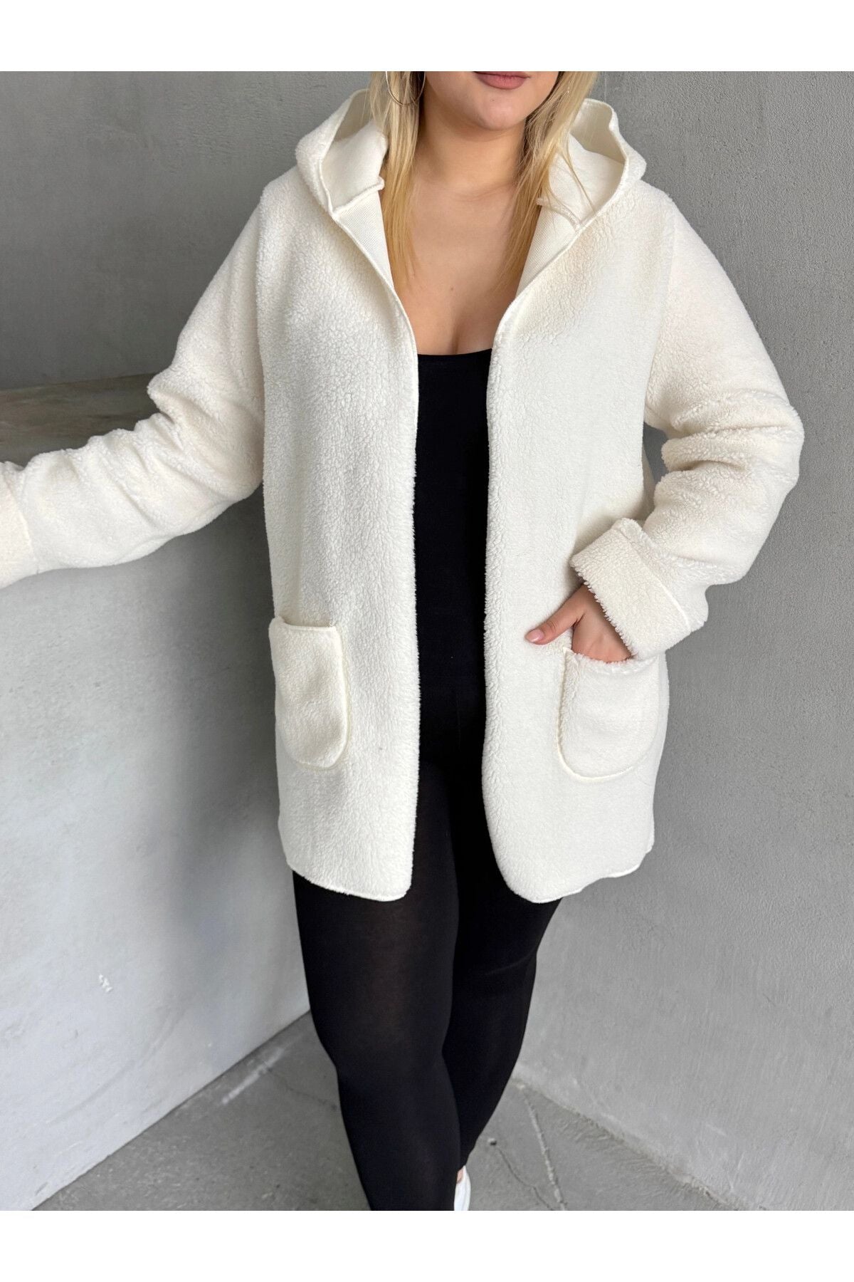 Büyük Beden Önü Kapamasız Cepli Kapüşonlu İnce Peluş Ceket 301256