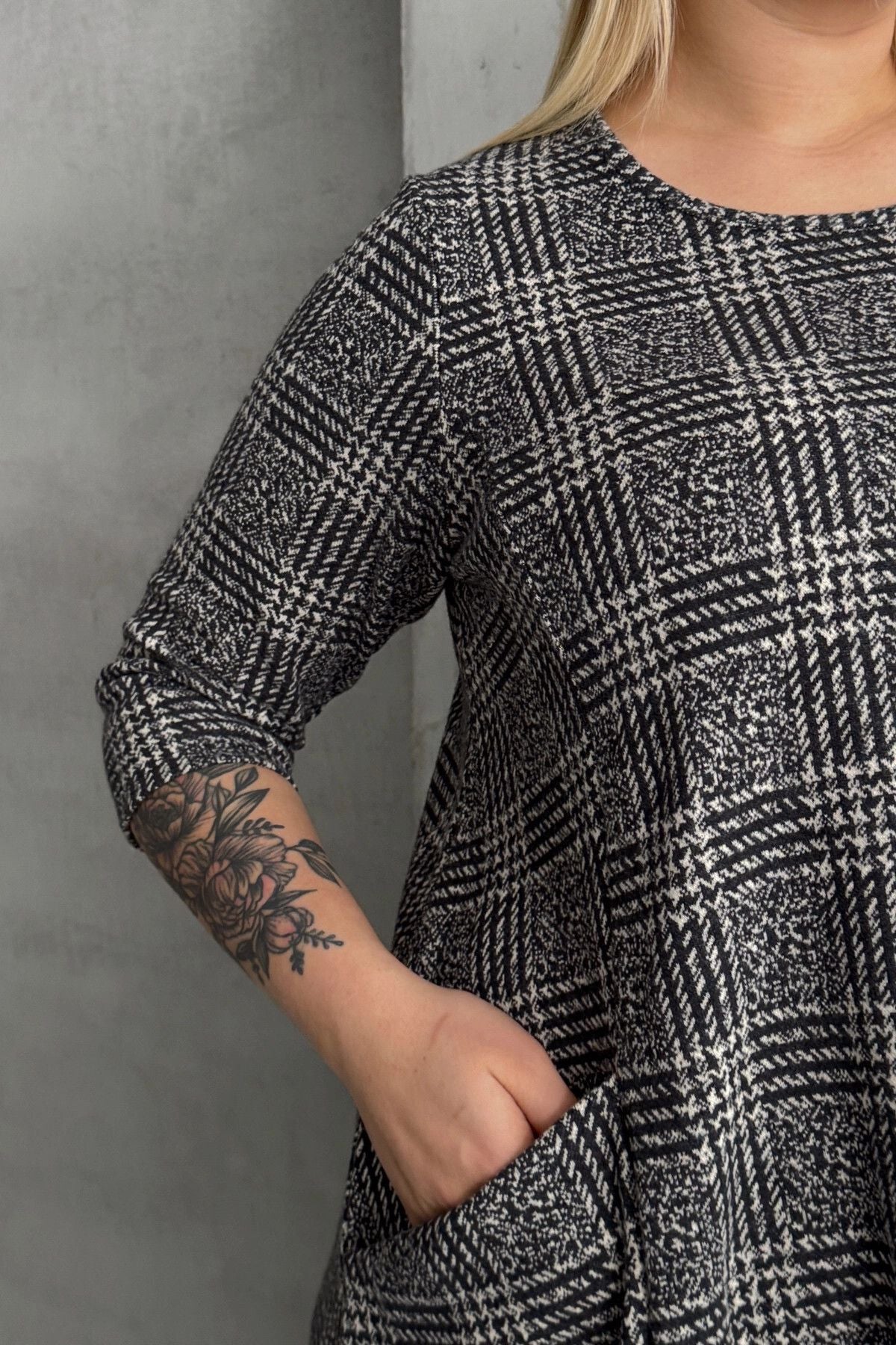 Büyük Beden Yarım Kollu Bisiklet Yaka Cepli Asimetrik Kesim Elbise 98-130