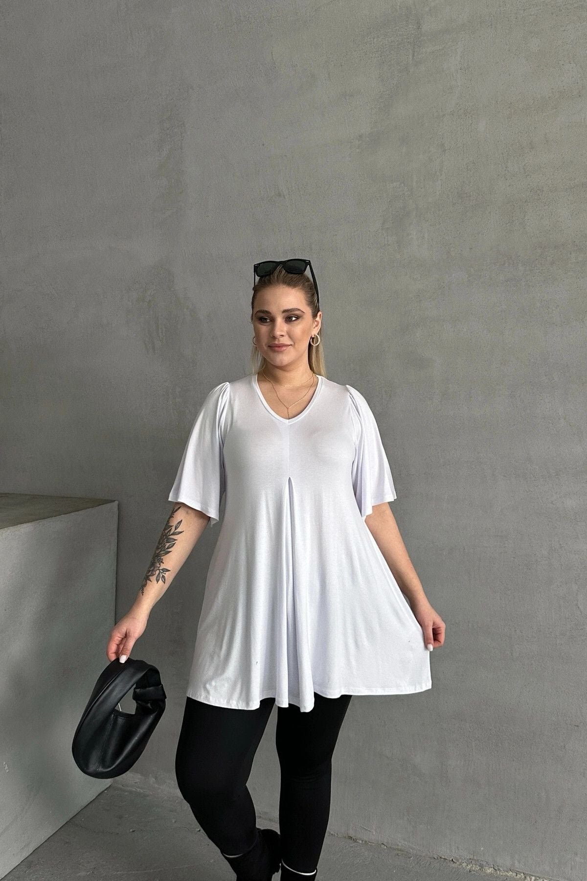 Büyük Beden V Yaka Desensiz Asimetrik Kesim Likralı Bluz MDL-2