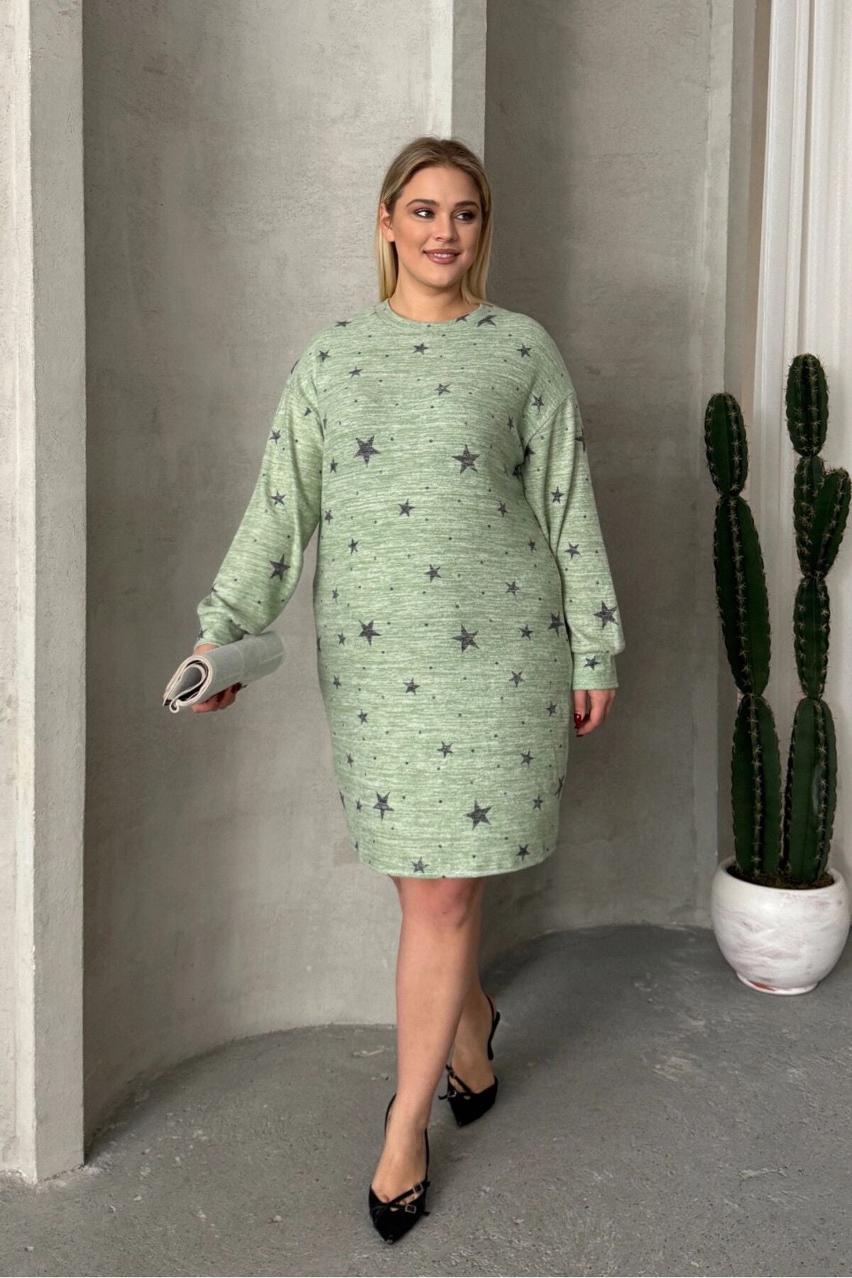 Büyük Beden Uzun Kollu Bisiklet Yaka Yıldız Desenli Esnek Elbise 84-158