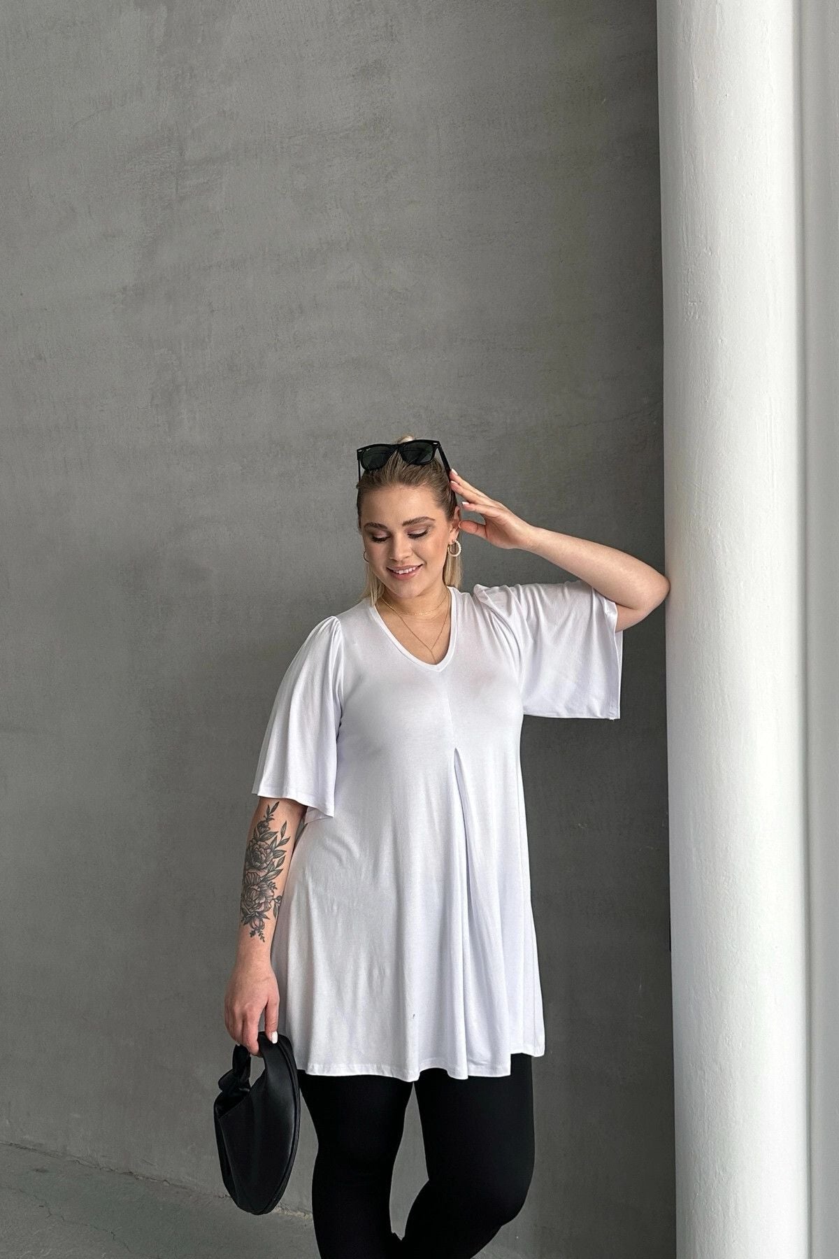 Büyük Beden V Yaka Desensiz Asimetrik Kesim Likralı Bluz MDL-2