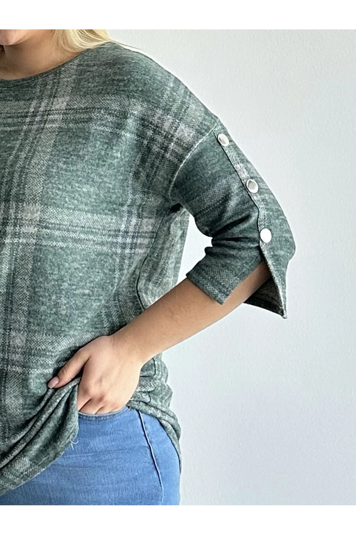 Büyük Beden Yarım Kollu Düğme Detaylı Yumuşak Dokulu Kazak 302780