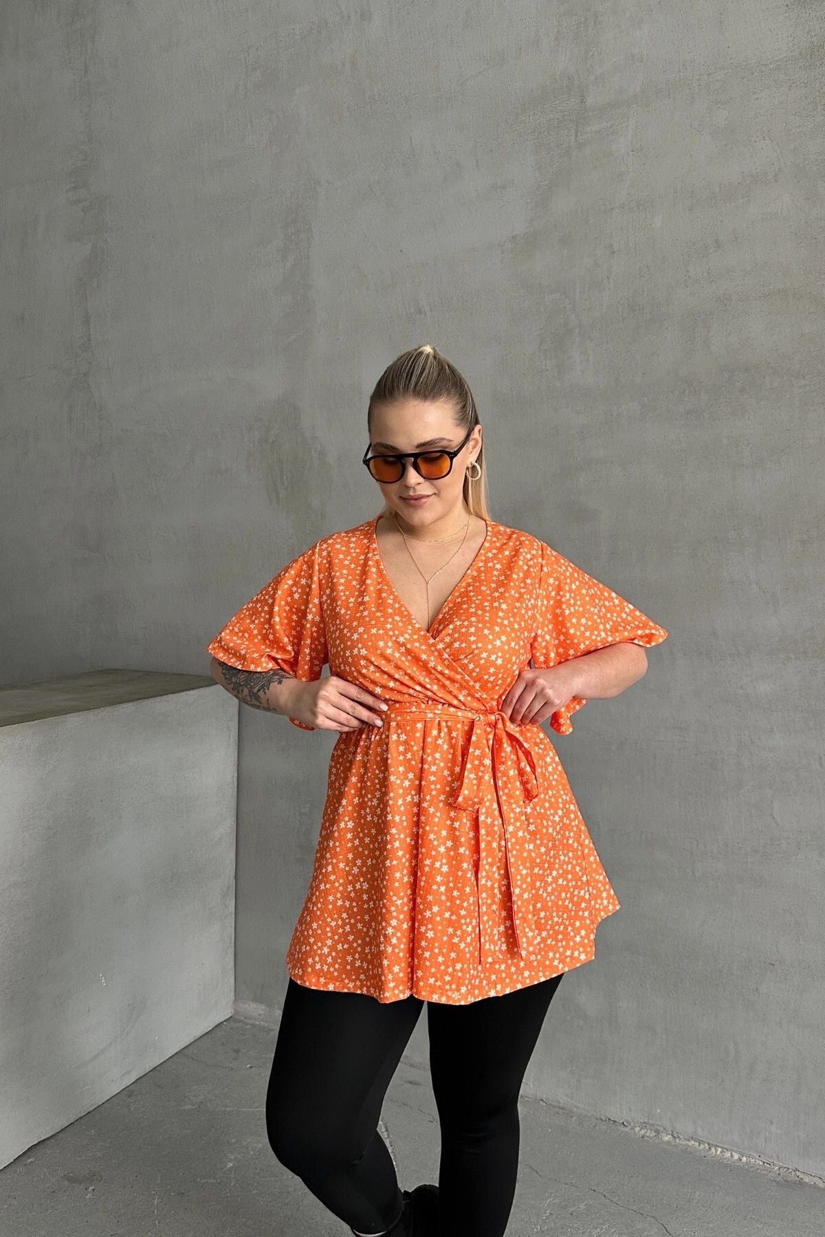 Büyük Beden Kısa Kollu V Yaka Önü Bağlama Detaylı Bluz 97-40