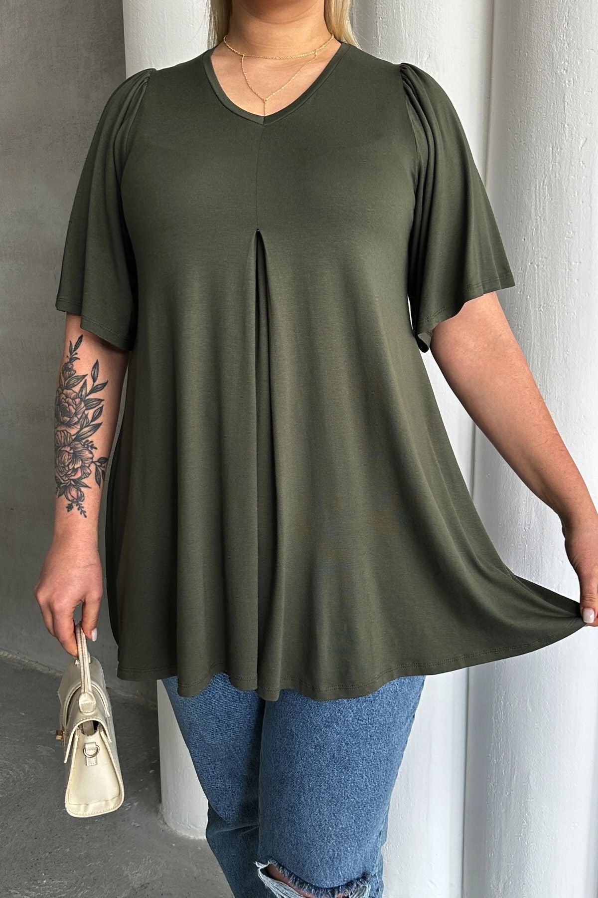 Büyük Beden V Yaka Desensiz Asimetrik Kesim Likralı Bluz MDL-4