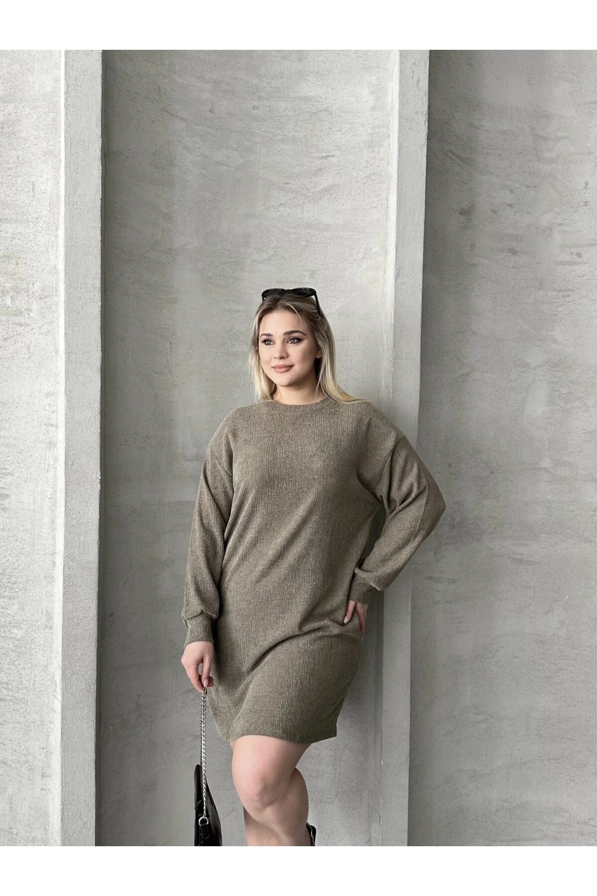 Büyük Beden Uzun Kollu Bisiklet Yaka Düz Kesim Elbise 106-97