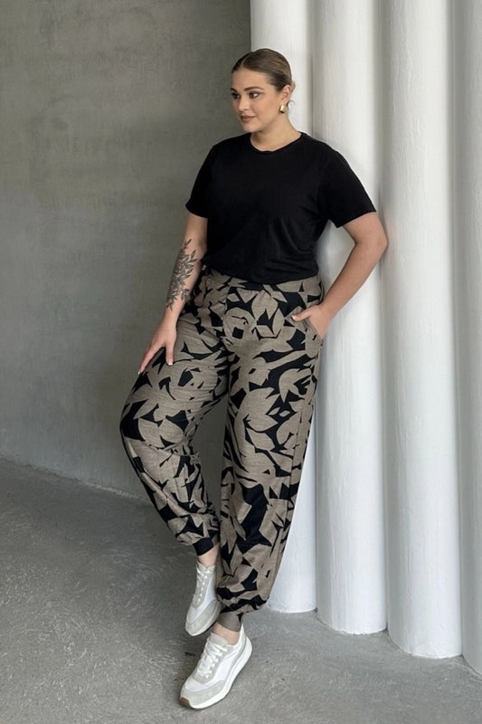 Büyük Beden Paçası Lastikli Parlak Baskılı Cepli Pantolon 302697