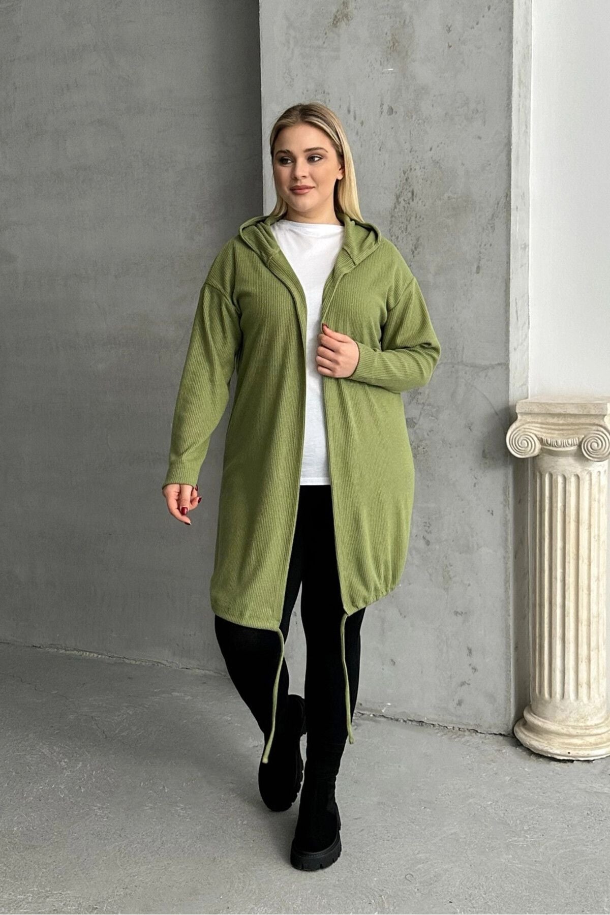 Büyük Beden Uzun Kollu Kapüşonlu Önü Kapamasız Fitilli Hırka 74-136