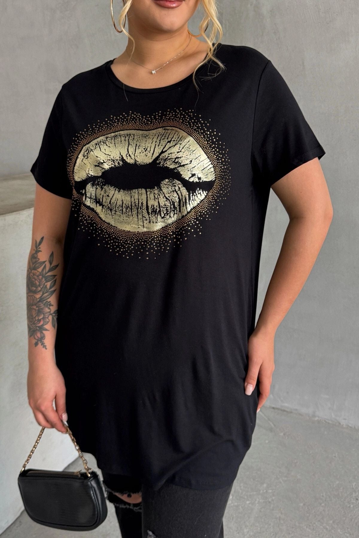 Büyük Beden Kısa Kollu Bisiklet Yaka Taş İşlemeli T-shirt 302264