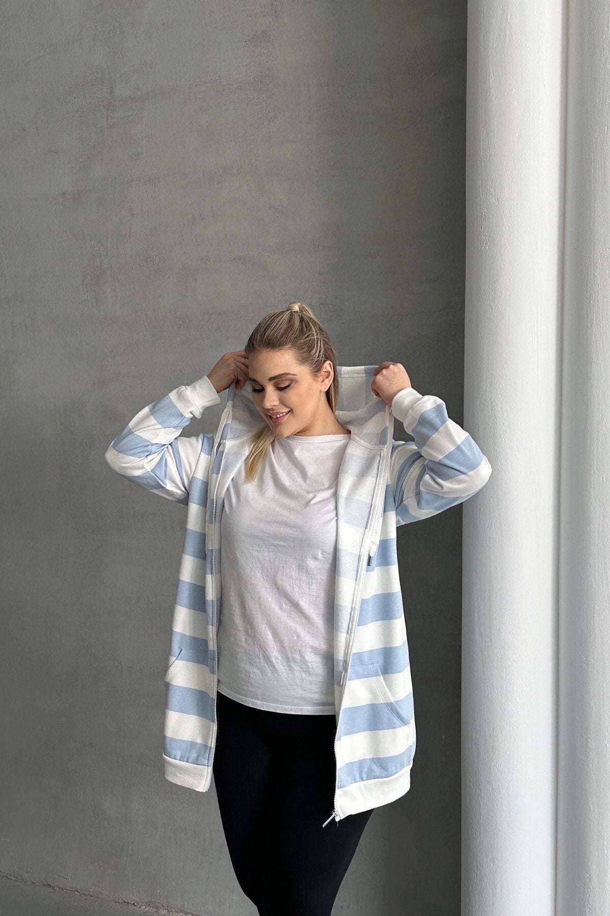 Büyük Beden Uzun Kollu Kapüşonlu Cepli Fermuarlı Hırka 74-104