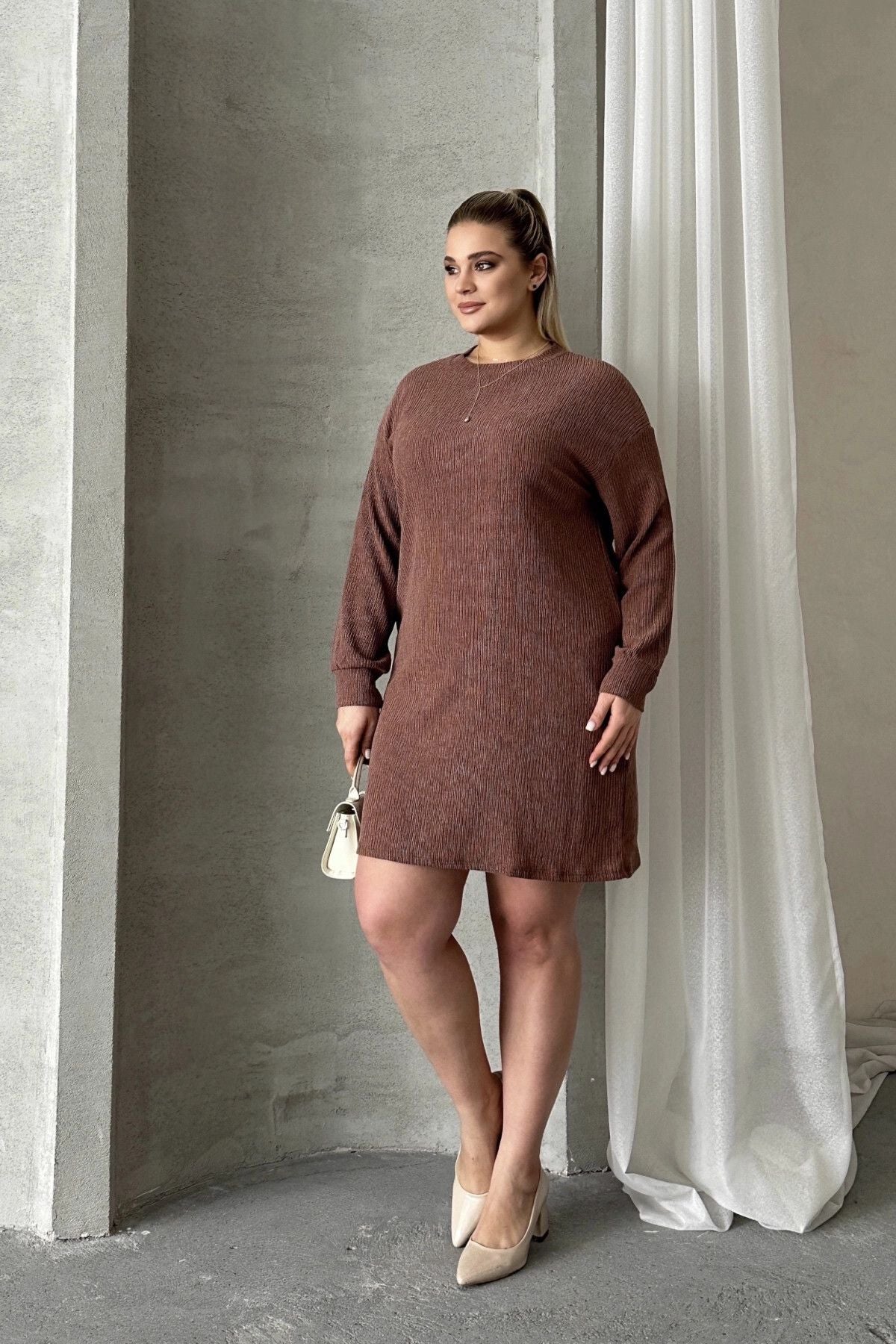 Büyük Beden Uzun Kollu Bisiklet Yaka Düz Kesim Elbise 100-189