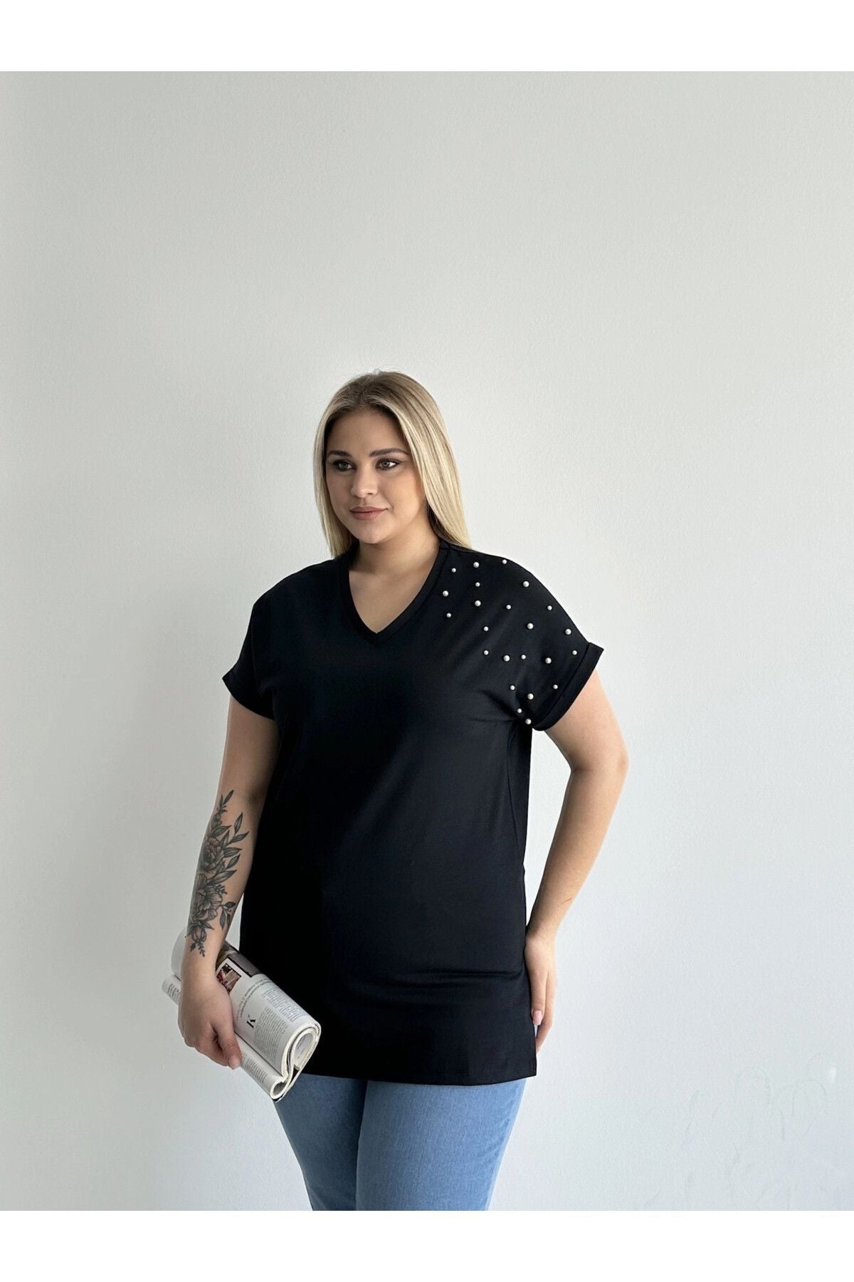 Büyük Beden Kısa Kollu V Yaka Yanları Yırtmaçlı Boncuklu Basic T-shirt RFT-04