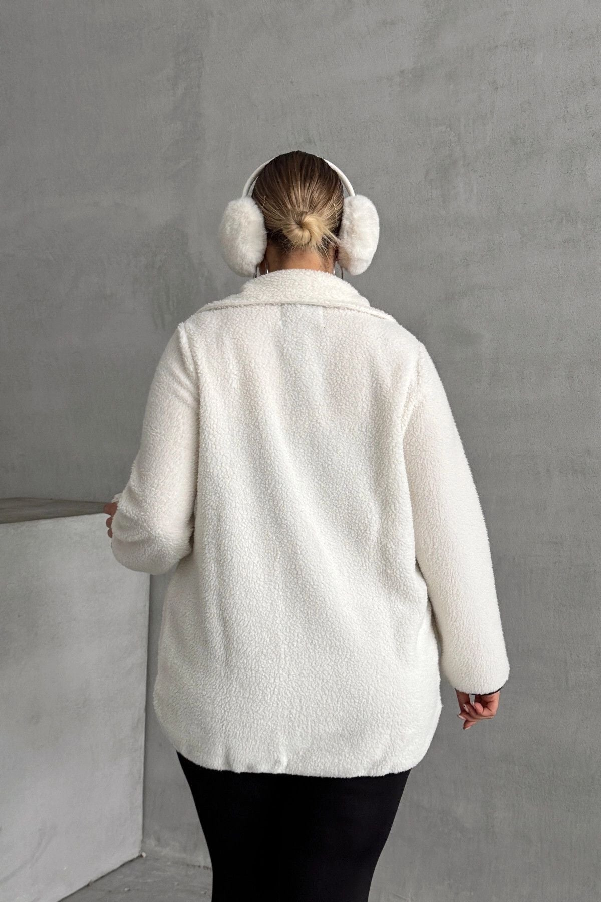 Büyük Beden Önü Kapamalı Cepli Uzun Kollu Peluş Mont 301816