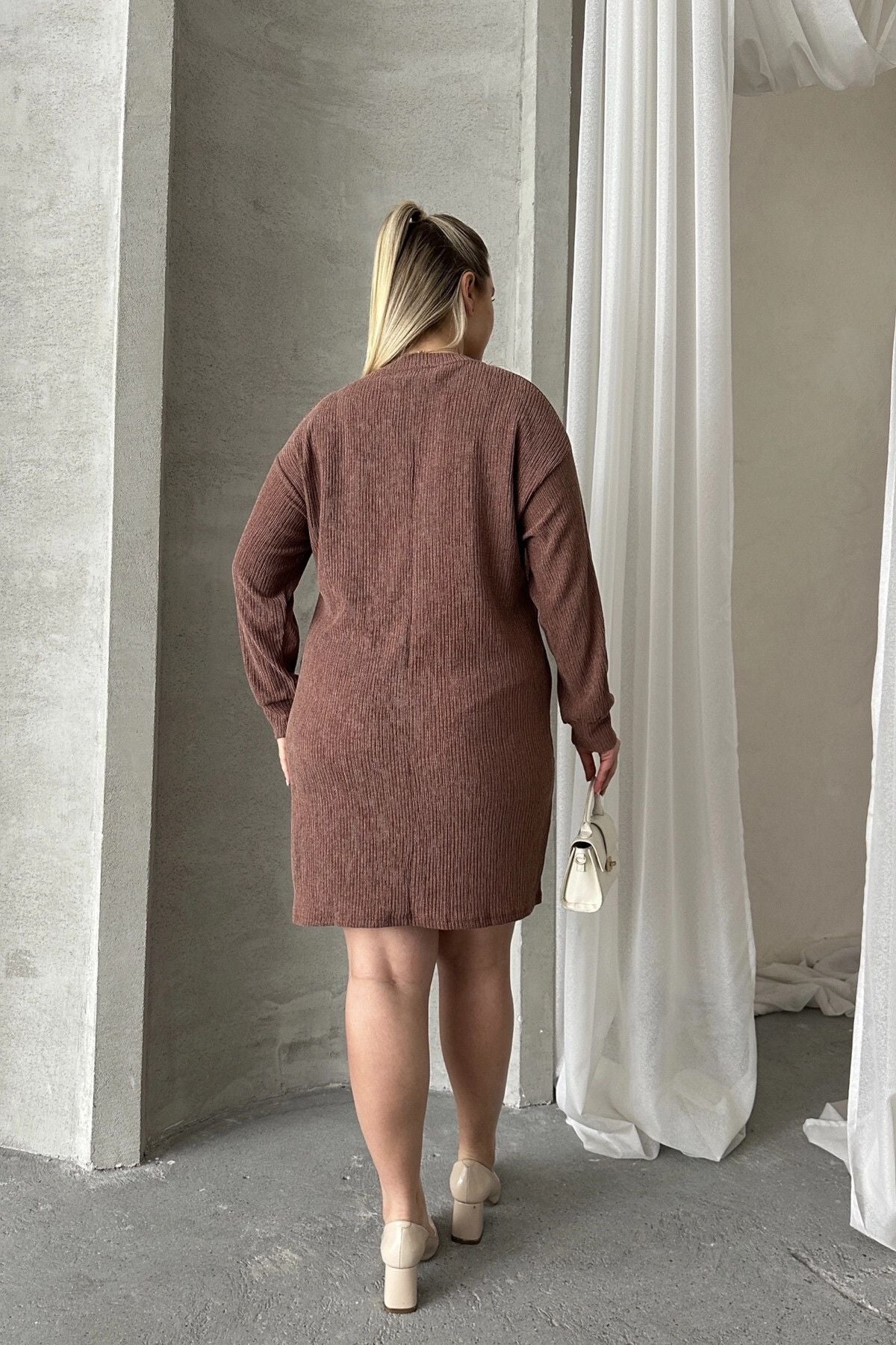 Büyük Beden Uzun Kollu Bisiklet Yaka Düz Kesim Elbise 100-189