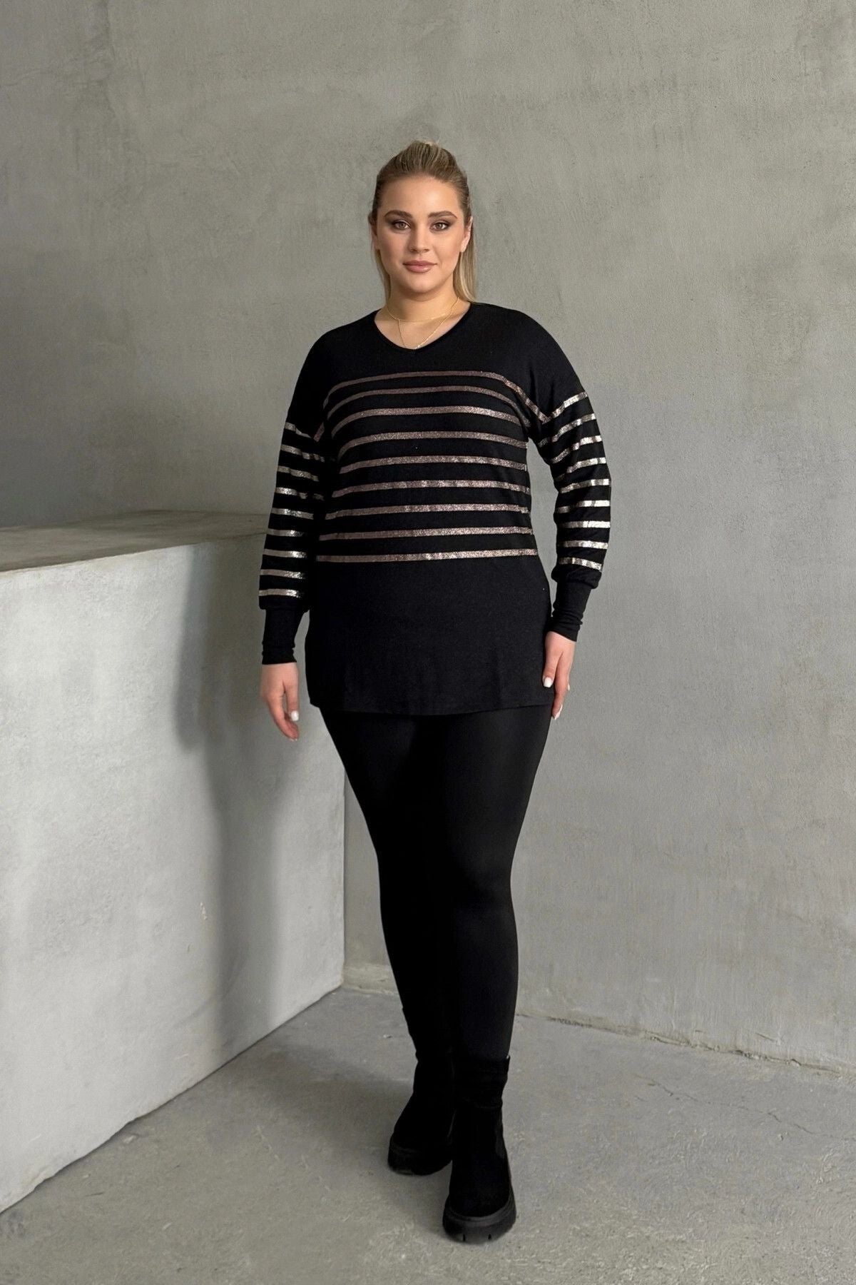 Büyük Beden Uzun Kollu V Yaka Bilekleri Lastikli Bluz 302910