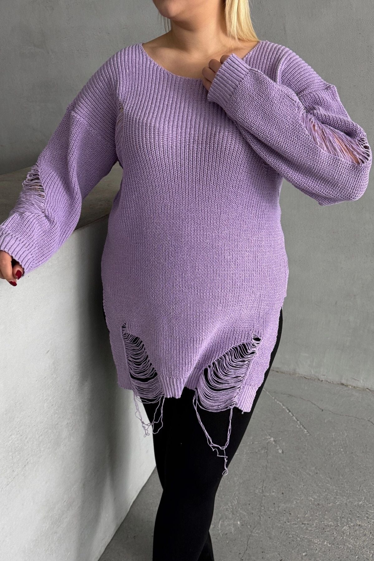 Büyük Beden Uzun Kollu Bisiklet Yaka Yırtık Detaylı Triko Kazak T-3