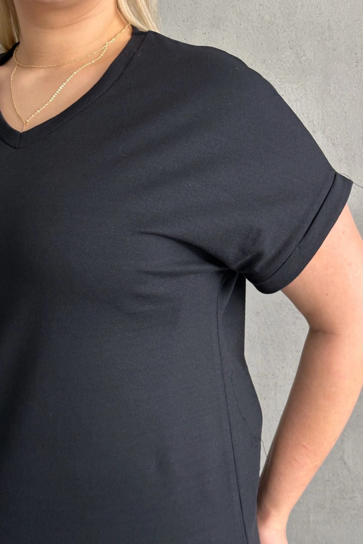 Büyük Beden Kısa Kollu V Yaka Yanları Yırtmaçlı Basic T-shirt RFT-02