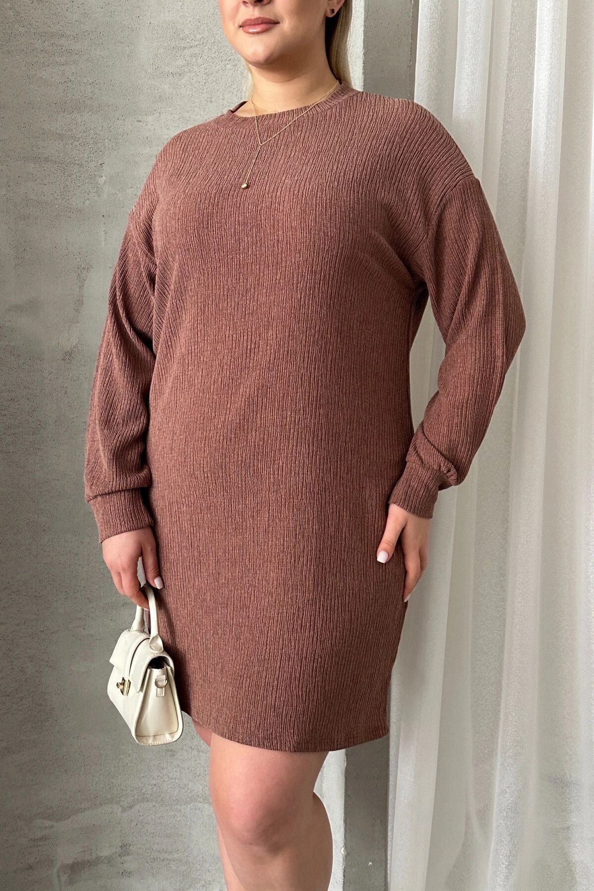 Büyük Beden Uzun Kollu Bisiklet Yaka Düz Kesim Elbise 100-189