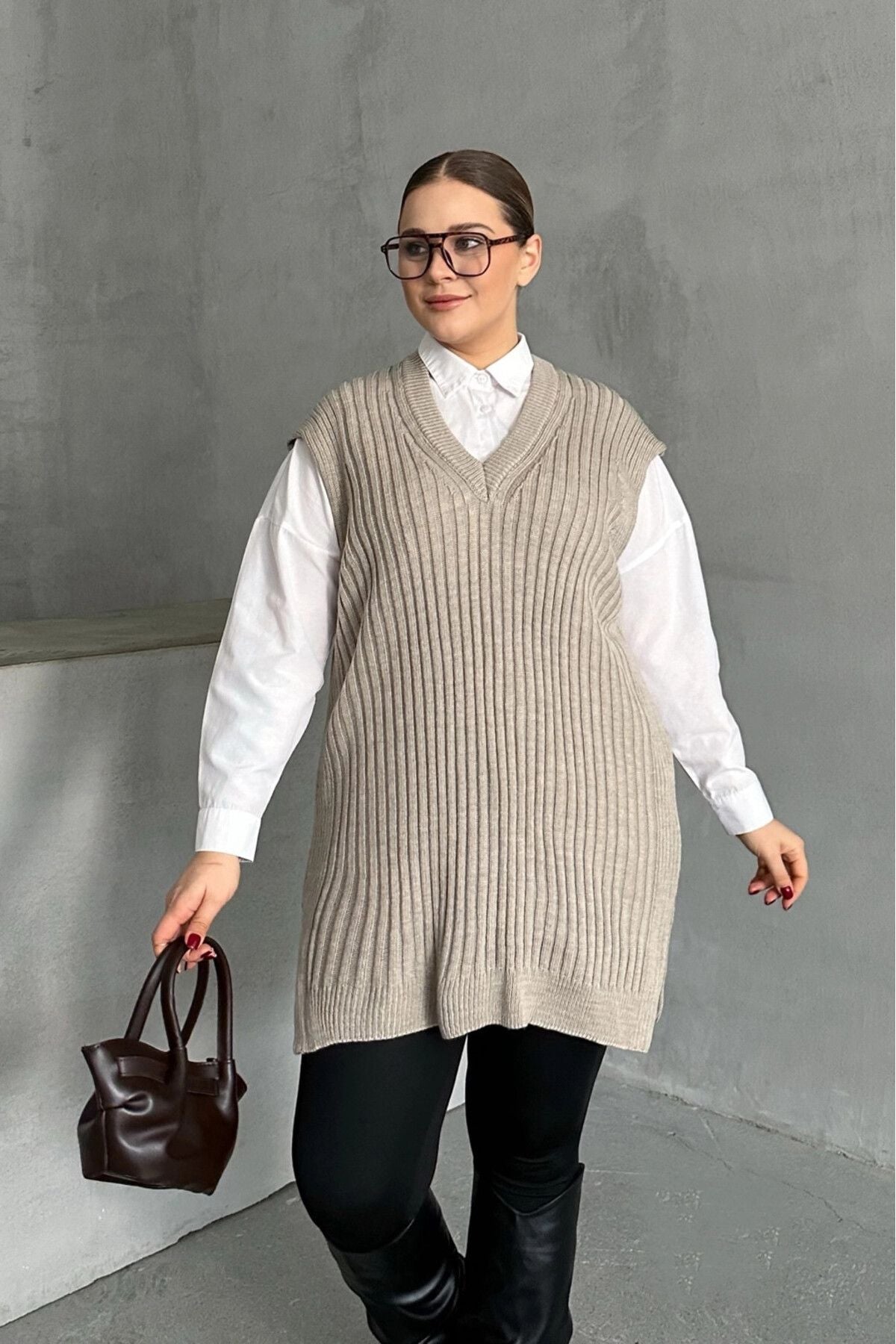 Büyük Beden V Yaka Kısa Kollu Triko Süveter 302133