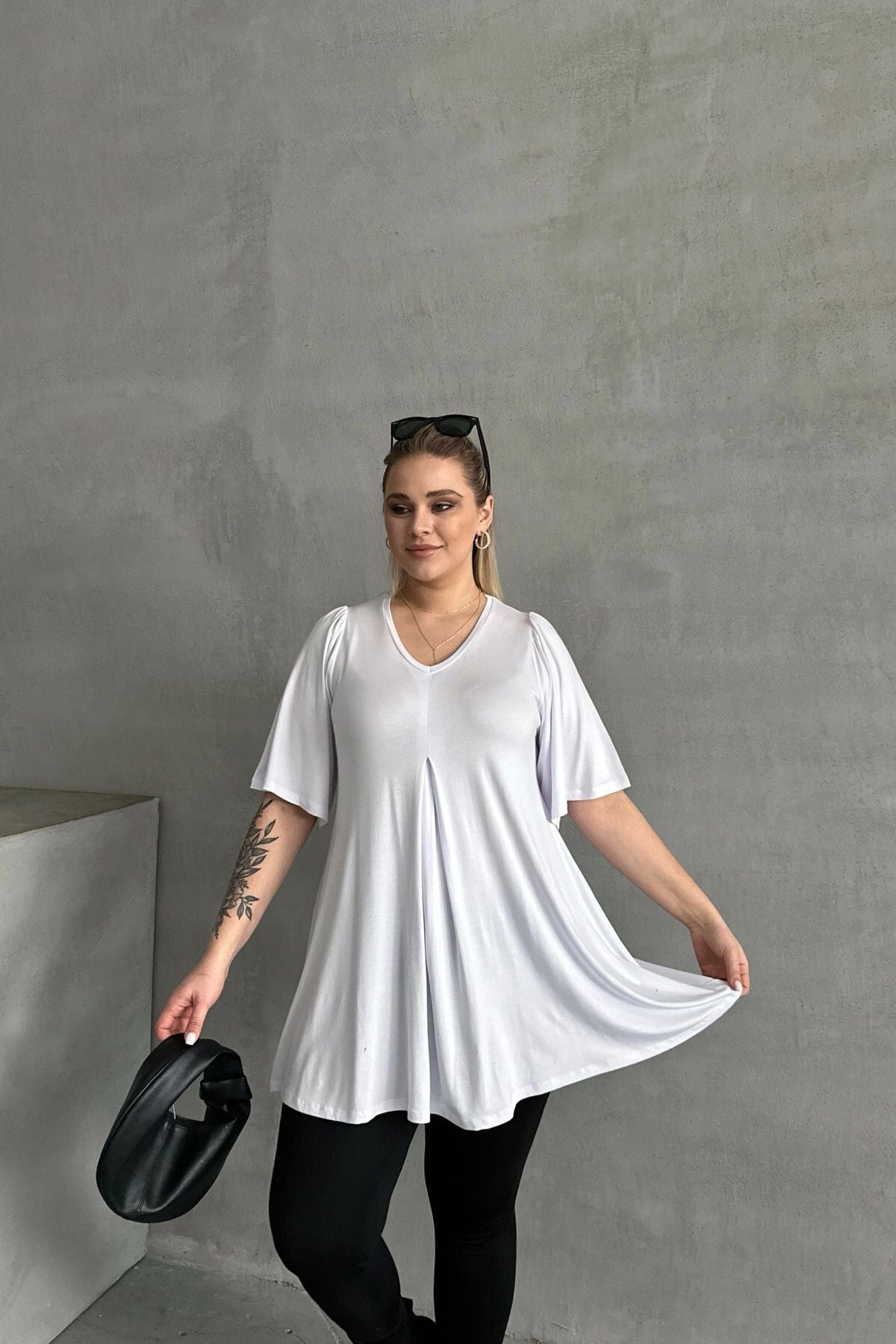 Büyük Beden V Yaka Desensiz Asimetrik Kesim Likralı Bluz MDL-2