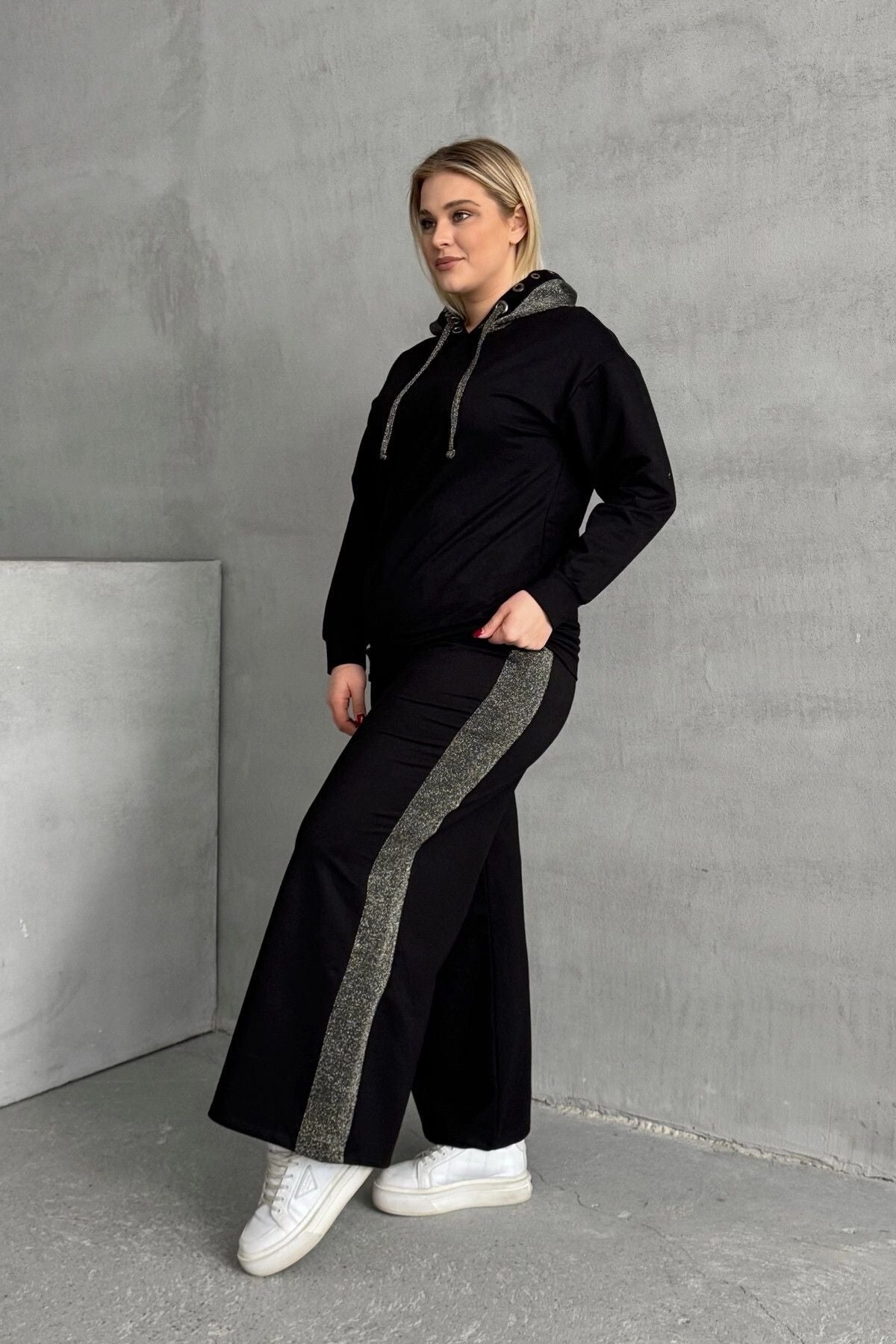 Büyük Beden Bol Paça Yanları Desenli Cepsiz Eşofman Altı 106-74