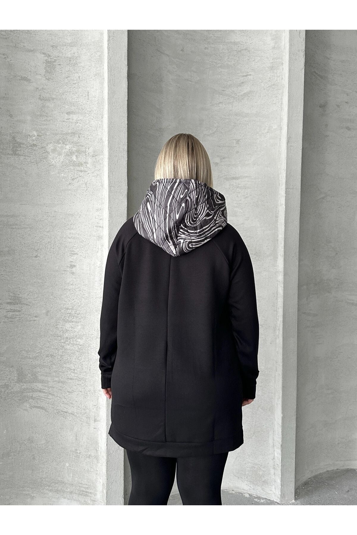 Büyük Beden Uzun Kollu Kapüşonlu Kanguru Cepli Yanları Yırtmaçlı Sweatshirt 300372