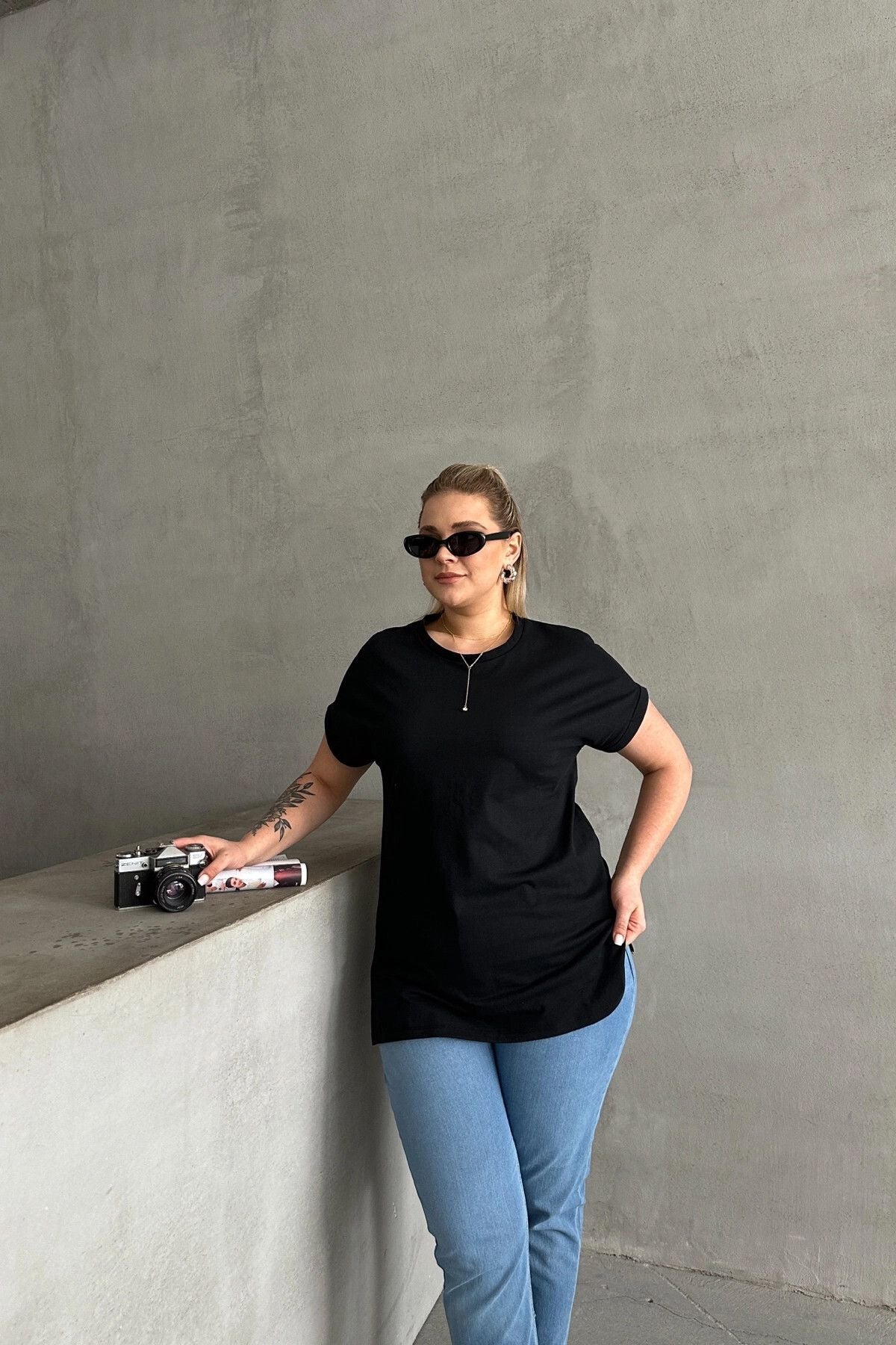 Büyük Beden Kısa Kollu Bisiklet Yaka Yanları Yırtmaçlı Basic T-shirt RFT-01