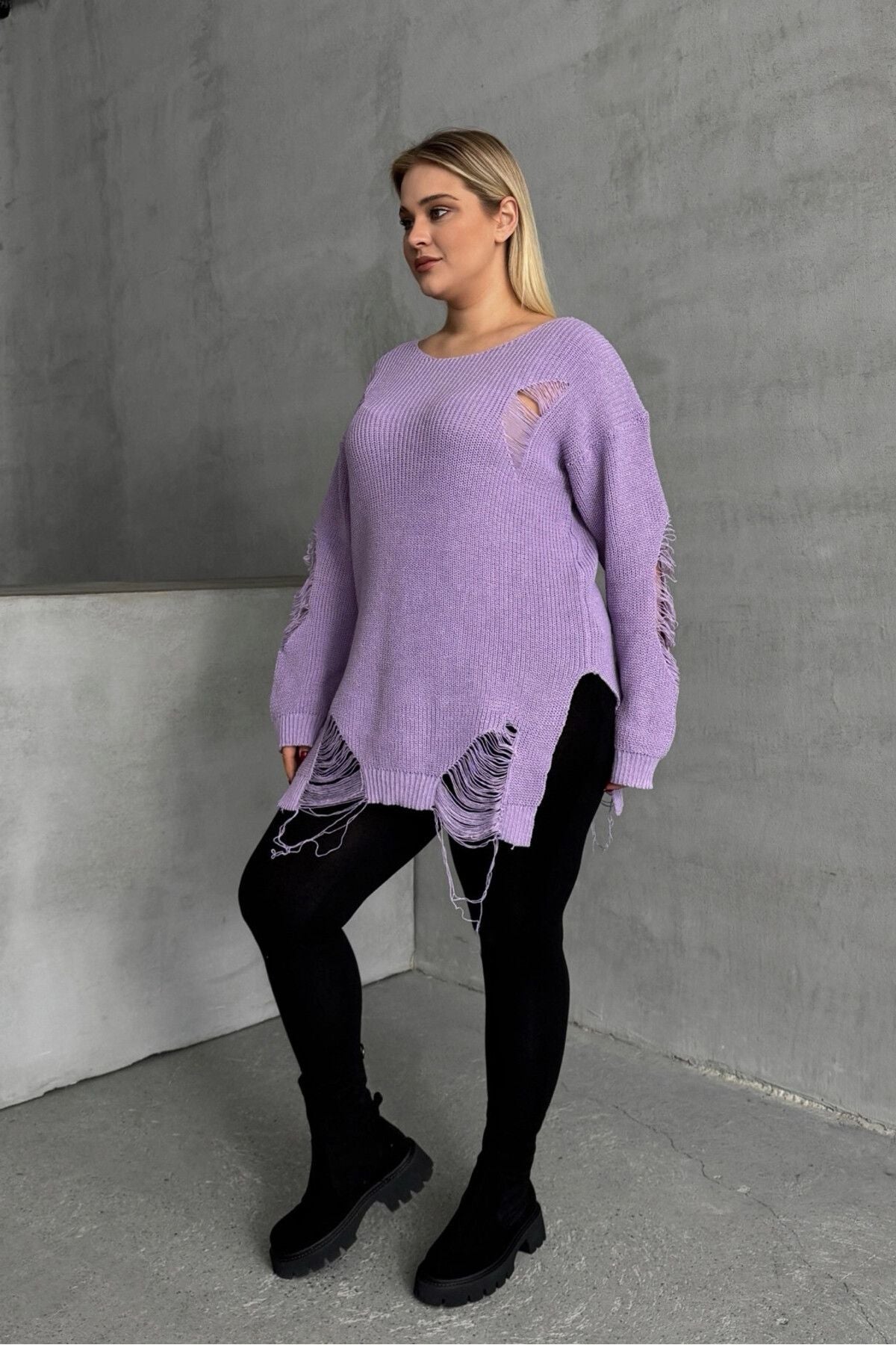 Büyük Beden Uzun Kollu Bisiklet Yaka Yırtık Detaylı Triko Kazak T-3