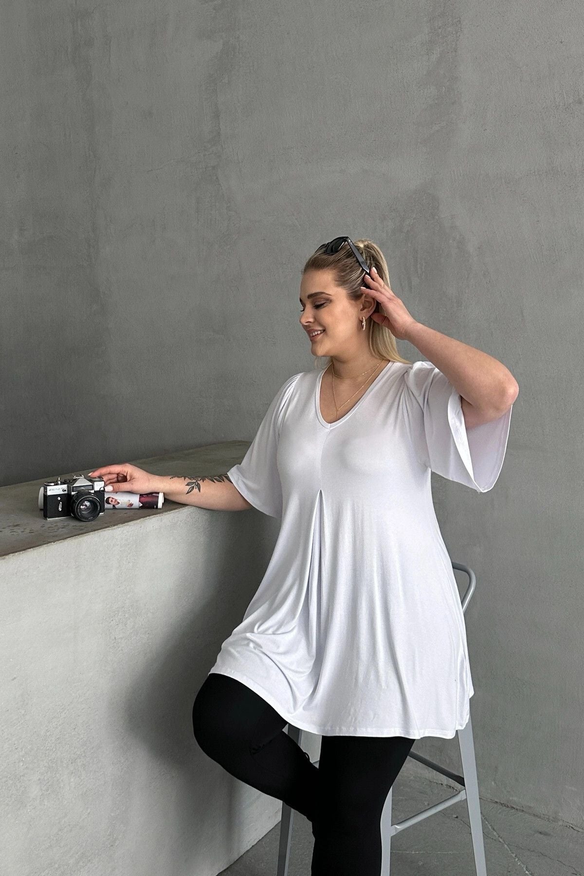 Büyük Beden V Yaka Desensiz Asimetrik Kesim Likralı Bluz MDL-2