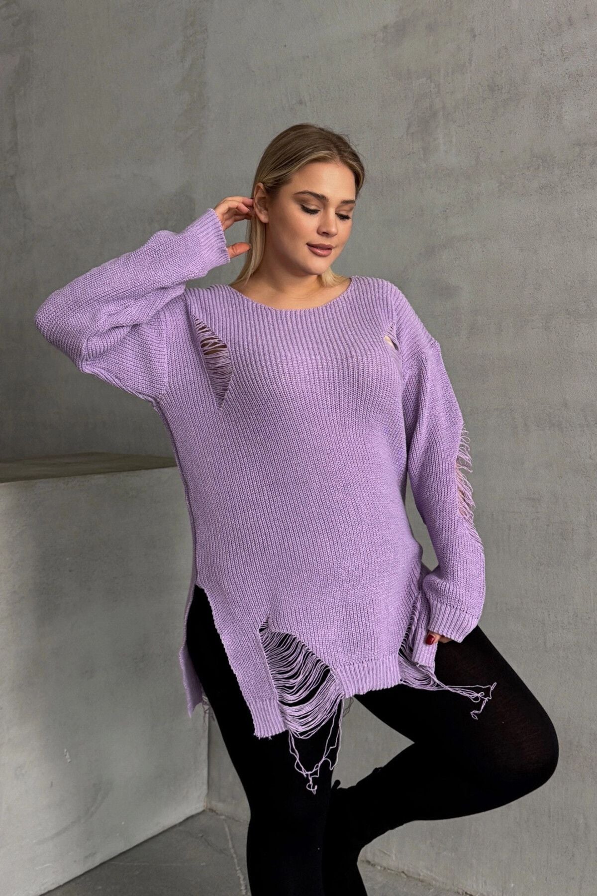 Büyük Beden Uzun Kollu Bisiklet Yaka Yırtık Detaylı Triko Kazak T-3