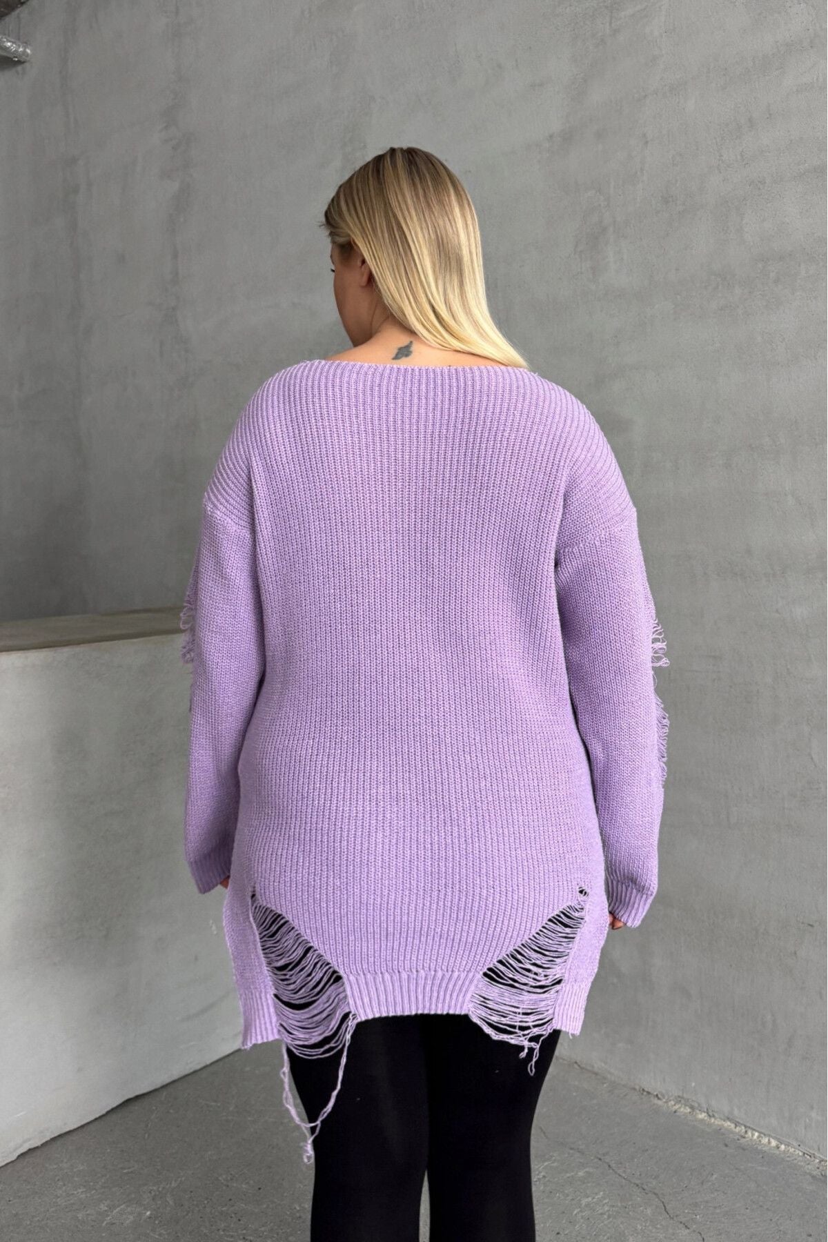 Büyük Beden Uzun Kollu Bisiklet Yaka Yırtık Detaylı Triko Kazak T-3