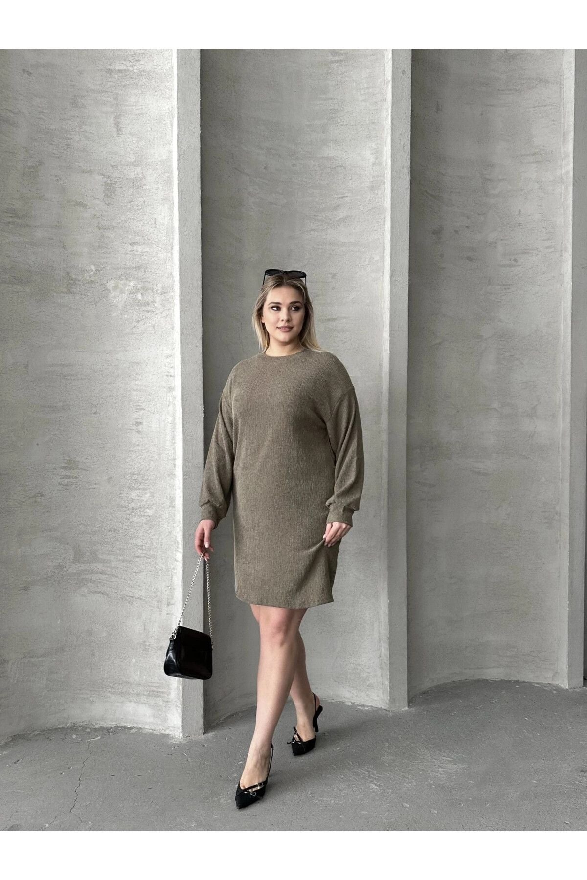 Büyük Beden Uzun Kollu Bisiklet Yaka Düz Kesim Elbise 106-97