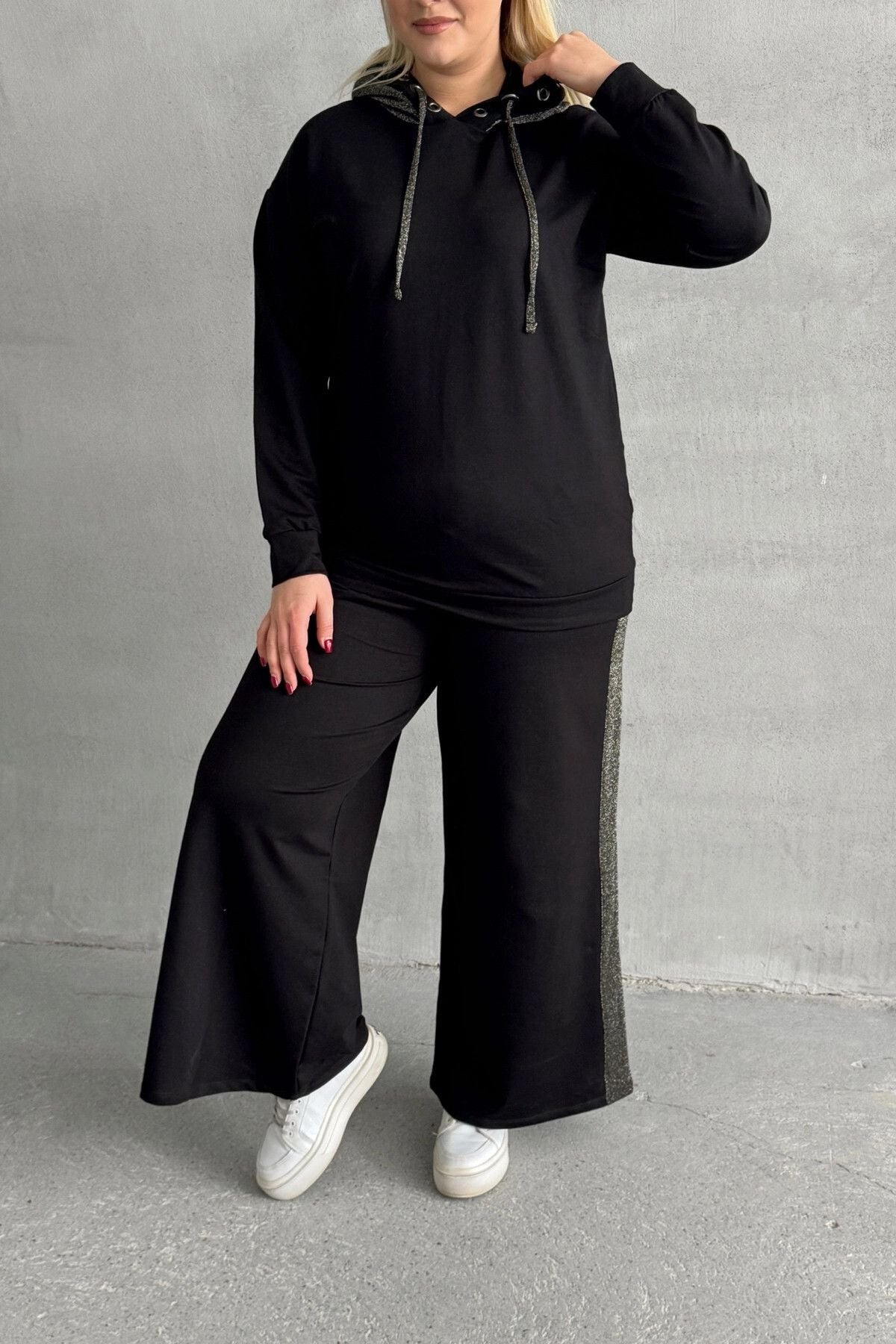 Büyük Beden Bol Paça Yanları Desenli Cepsiz Eşofman Altı 106-74