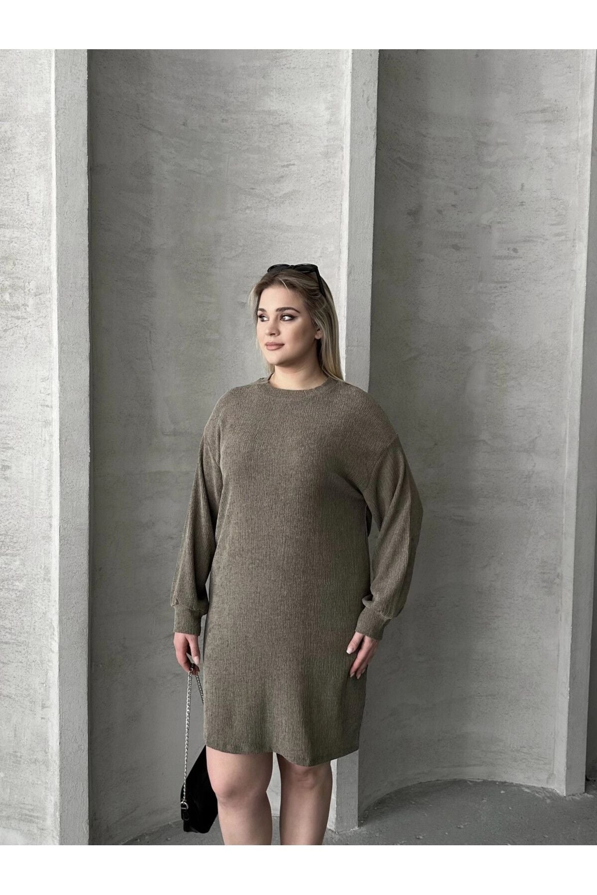 Büyük Beden Uzun Kollu Bisiklet Yaka Düz Kesim Elbise 106-97