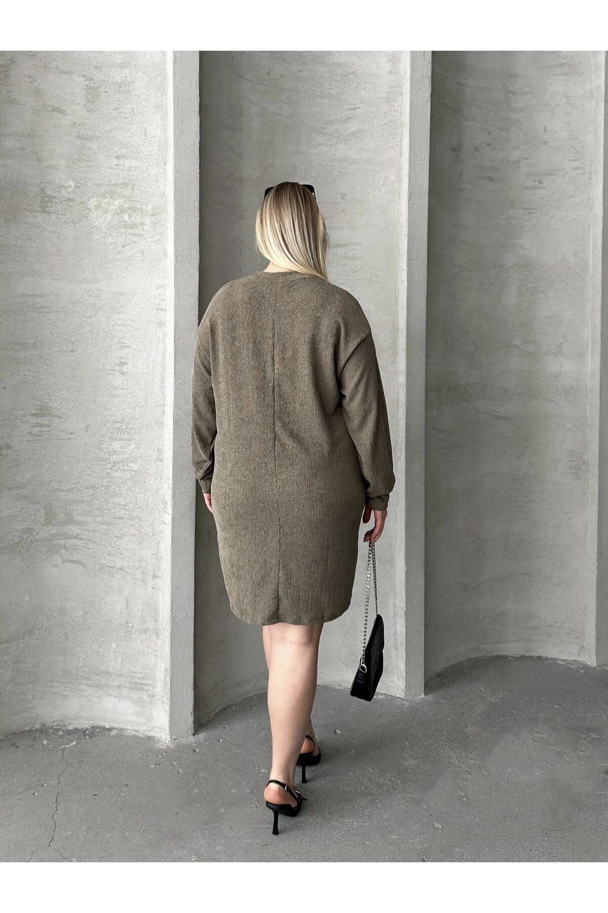 Büyük Beden Uzun Kollu Bisiklet Yaka Düz Kesim Elbise 106-97