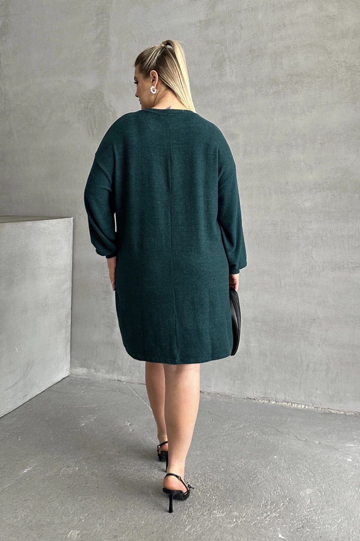 Büyük Beden Uzun Kollu Yumuşak Dokulu Taş İşlemeli Triko Elbise 285040