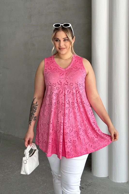 Büyük Beden V Yaka Sıfır Kol Dantel Detaylı Astarsız Bluz 302967