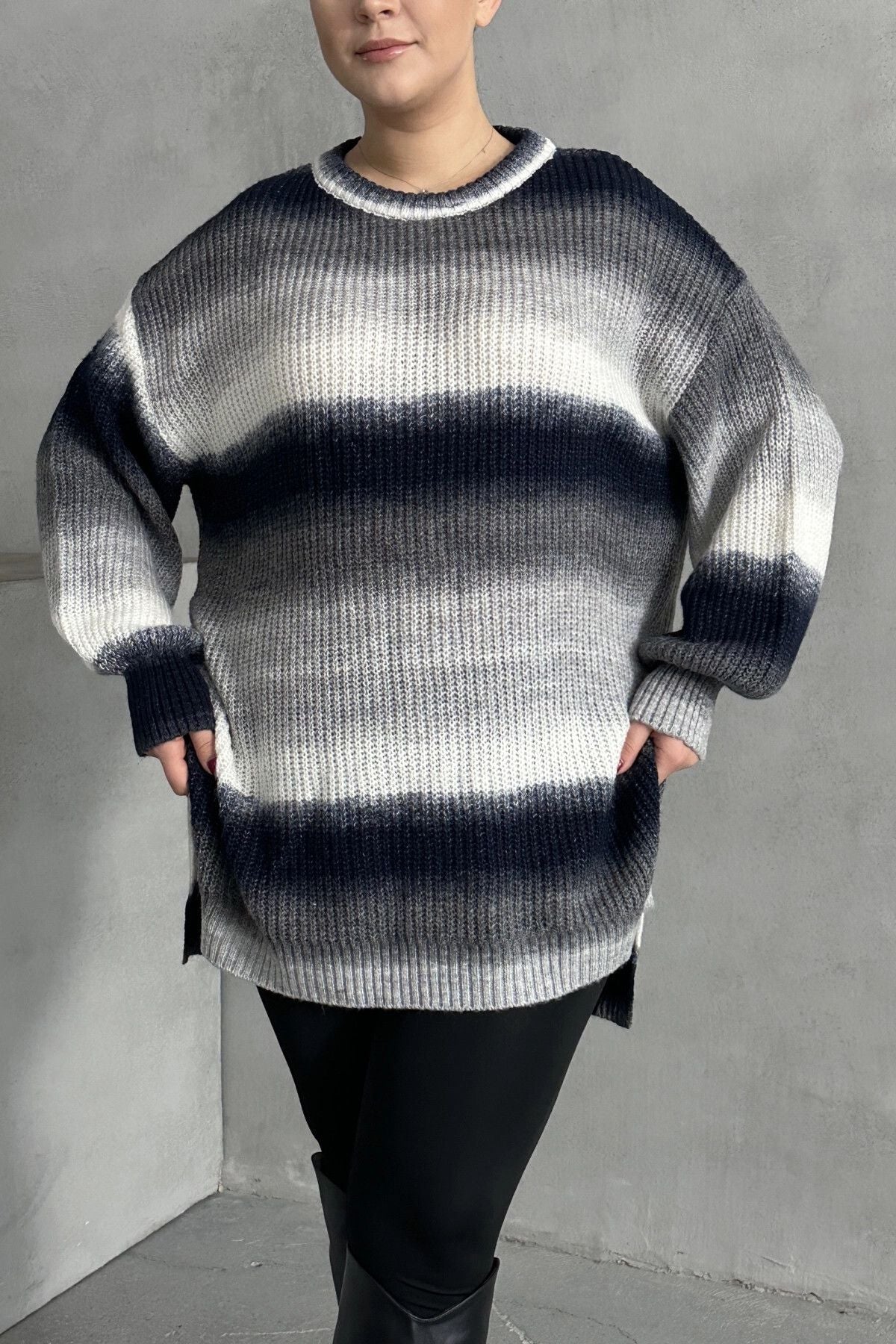 Büyük Beden Uzun Kollu Bisiklet Yaka Renk Bloklu Yırtmaçlı Triko Kazak 302345