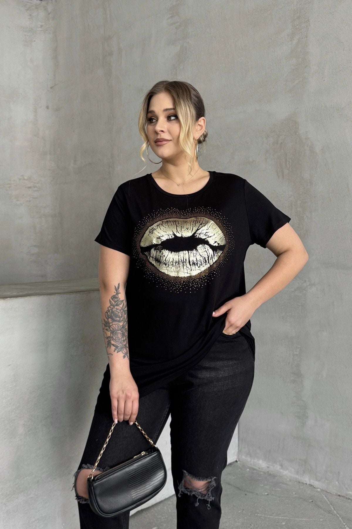 Büyük Beden Kısa Kollu Bisiklet Yaka Taş İşlemeli T-shirt 302264