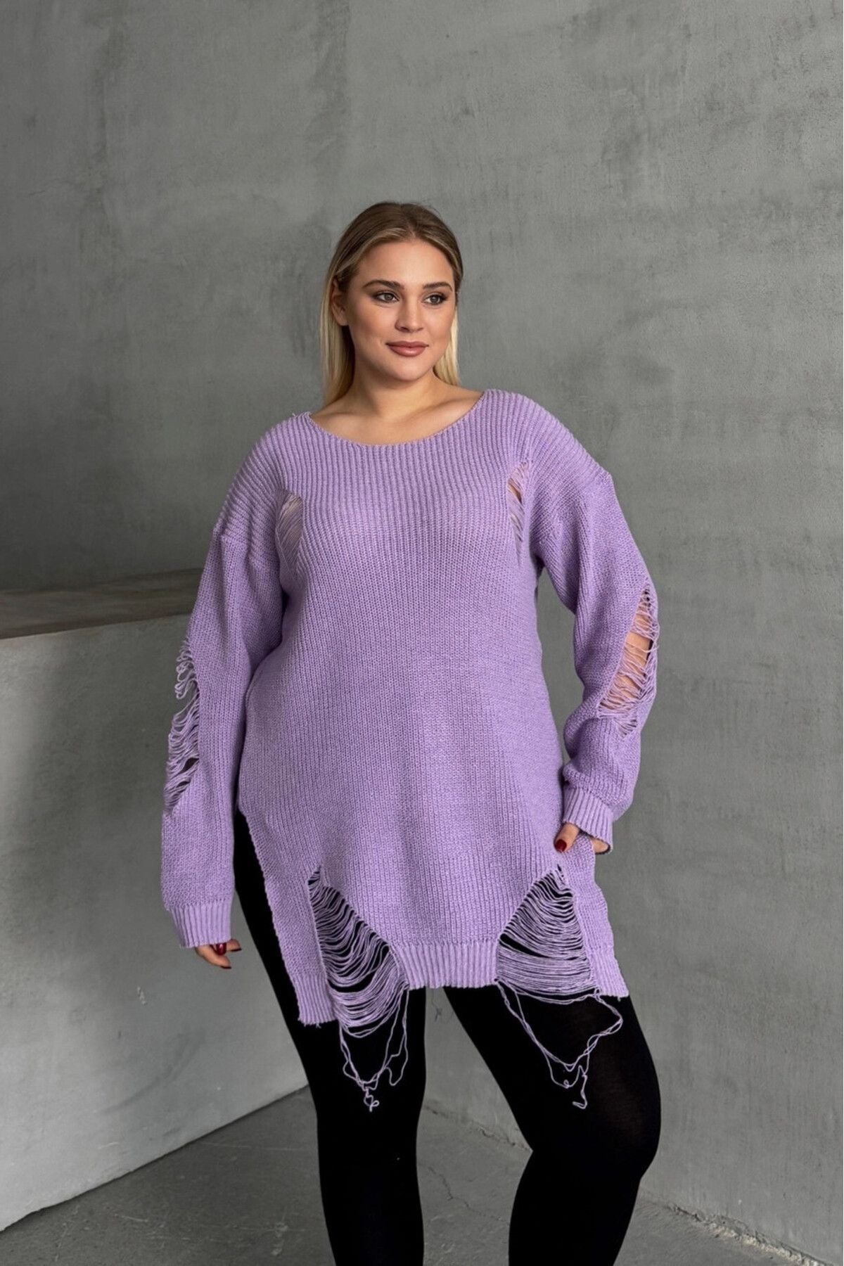 Büyük Beden Uzun Kollu Bisiklet Yaka Yırtık Detaylı Triko Kazak T-3